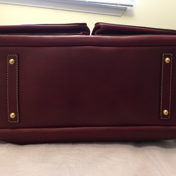 Like new Dooney & Bourke Florentine Clayton - Picture 4 of 6